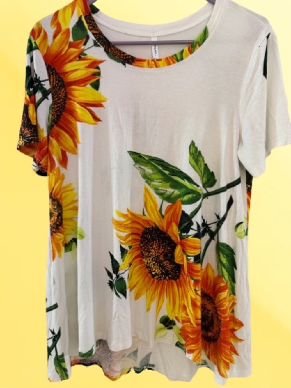 “Popyoung”Sunflower Print Short Sleeve Women's Top -White/Yellow Size Large